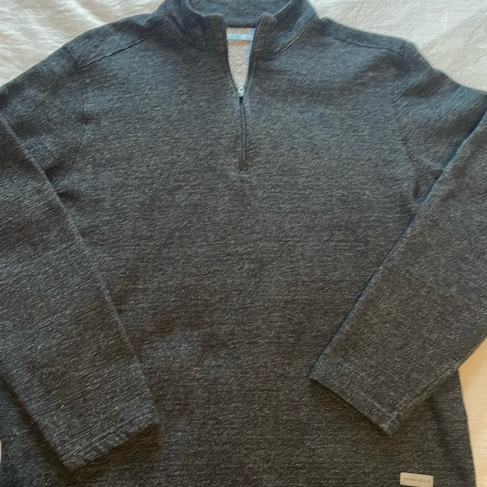 Men’s Perry Ellis gray quarter zip Size L Cotton/ poly blend Great condition